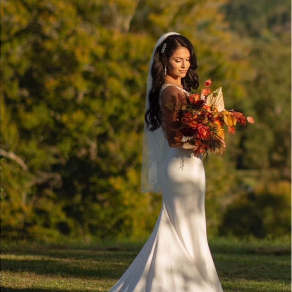 Elegant White Wedding Dress